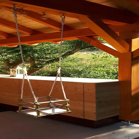 Chalet Cozy Chalet With Fireplace Located In Wooded Area *