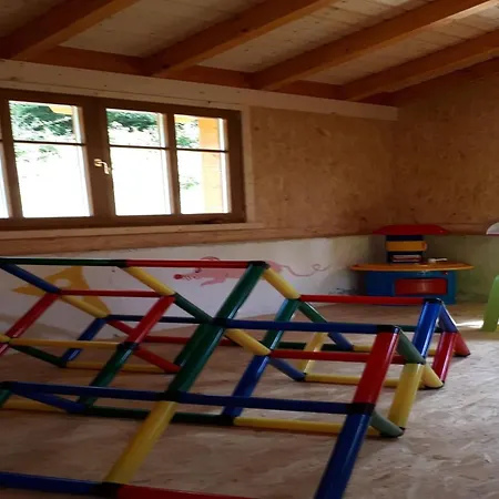 Cozy Chalet With Fireplace Located In Wooded Area Schönecken