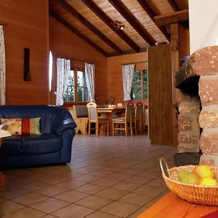 Cozy Chalet With Fireplace Located In Wooded Area * Schonecken