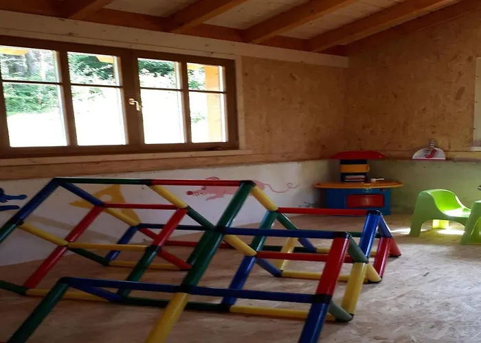 Cozy Chalet With Fireplace Located In Wooded Area Schönecken