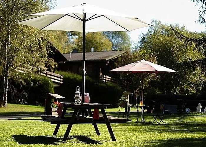 Cozy Chalet With Fireplace Located In Wooded Area Schönecken