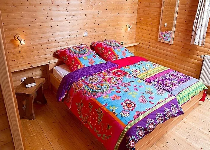 Chalet Cozy Chalet With Fireplace Located In Wooded Area Schönecken