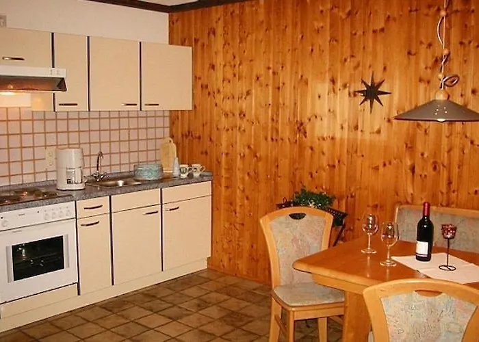 Cozy Chalet With Fireplace Located In Wooded Area * Schönecken