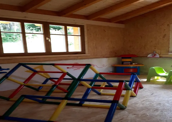 Chalet Cozy Chalet With Fireplace Located In Wooded Area Schönecken