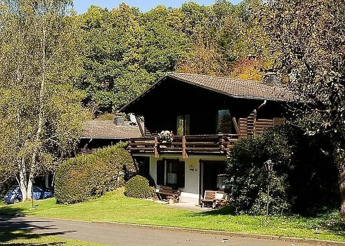 Cozy Chalet With Fireplace Located In Wooded Area * Schönecken